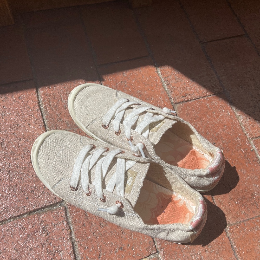 Roxy Bayshore Slip on Sneakers Size 6 women